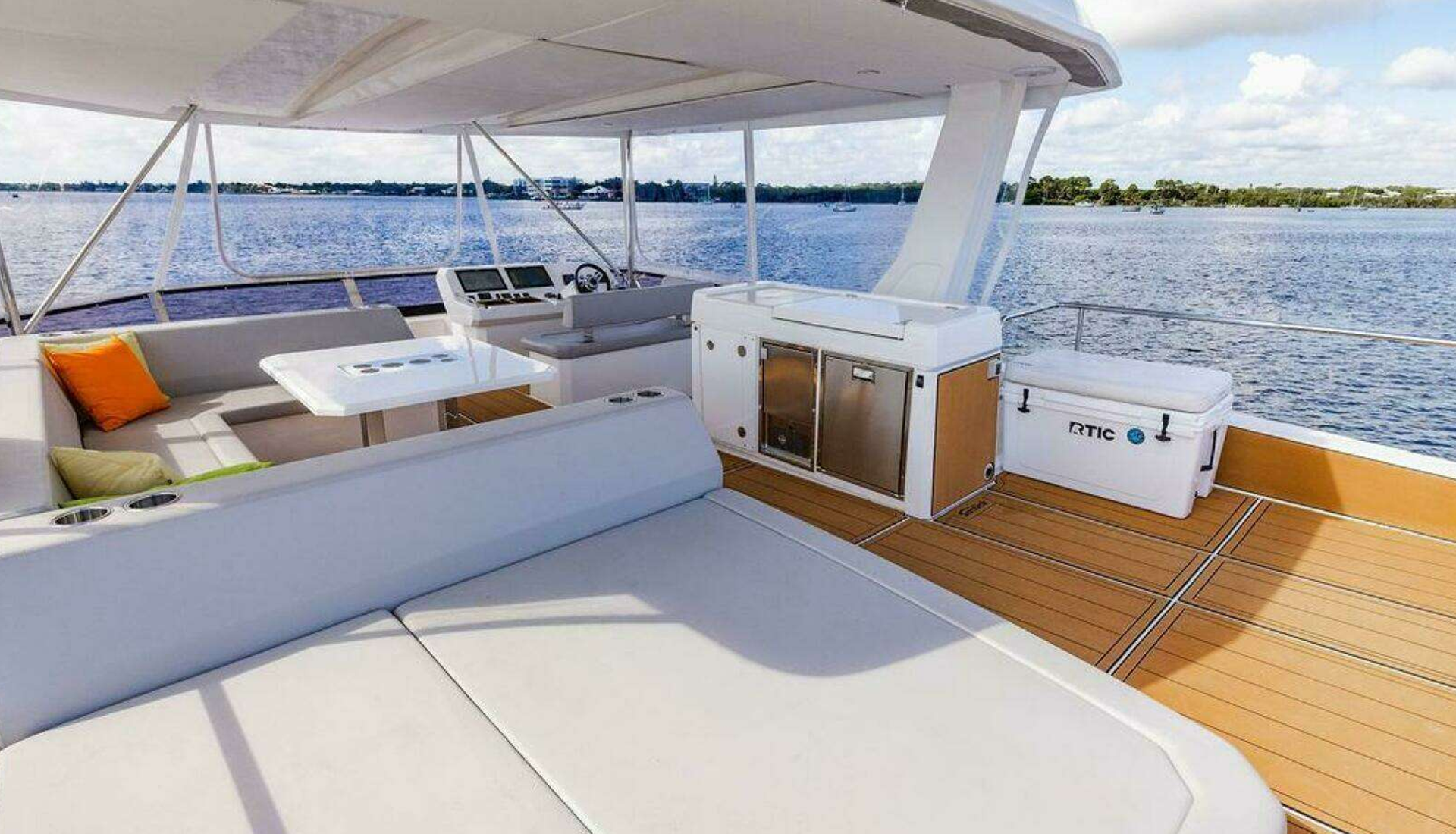 SeaSide Cat | Internal View