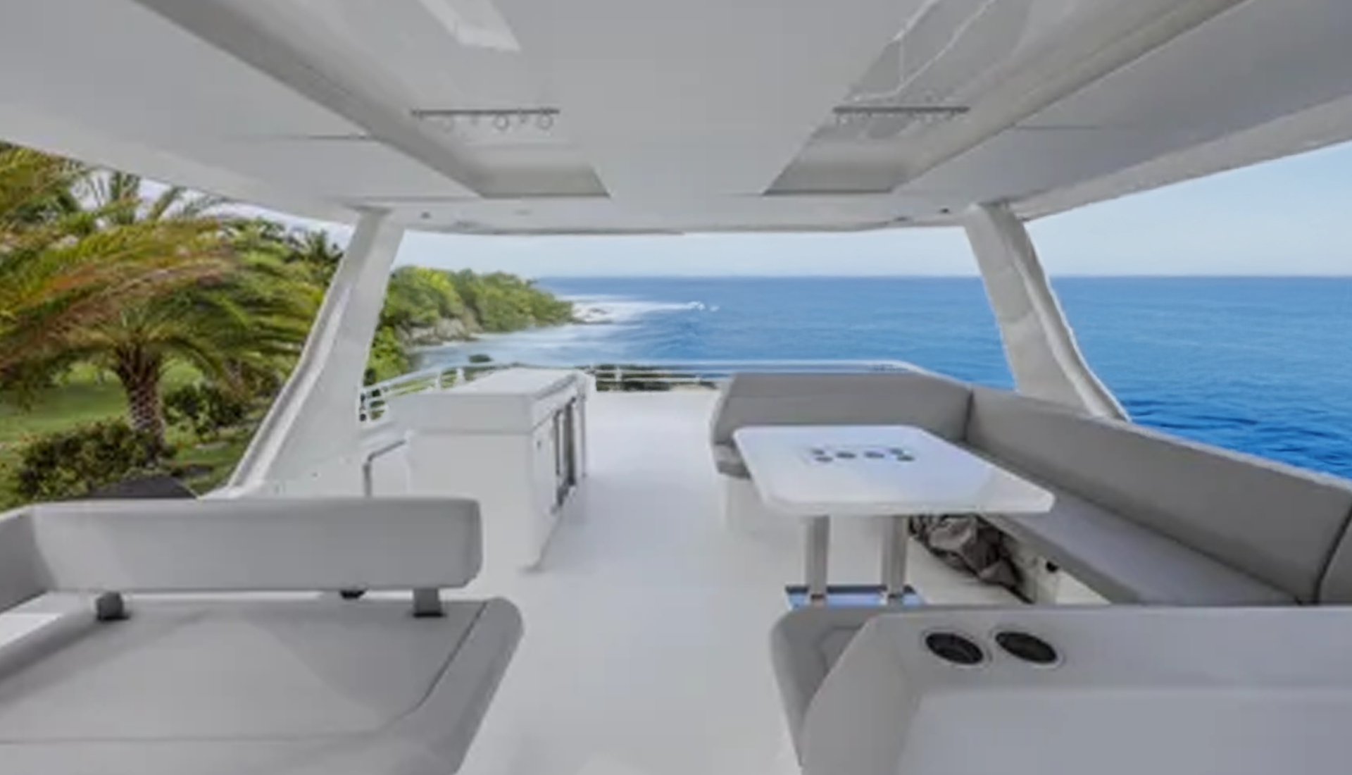 SeaSide Cat | Internal View